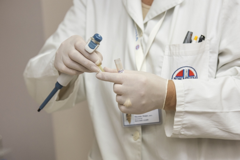 infirmerie-LA ROCHETTE-min_person-white-care-medicine-health-laboratory-917211-pxhere.com